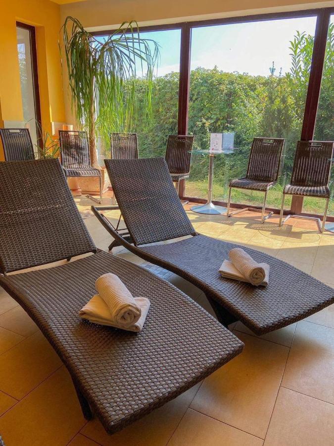 Vyškov Apartmany, Penzion, Wellness U Zlate Rybky מראה חיצוני תמונה