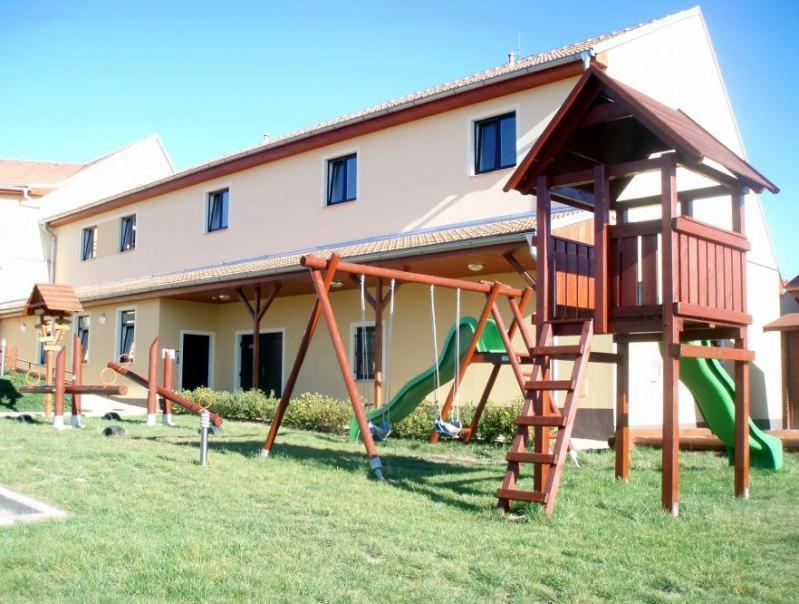 Vyškov Apartmany, Penzion, Wellness U Zlate Rybky מראה חיצוני תמונה